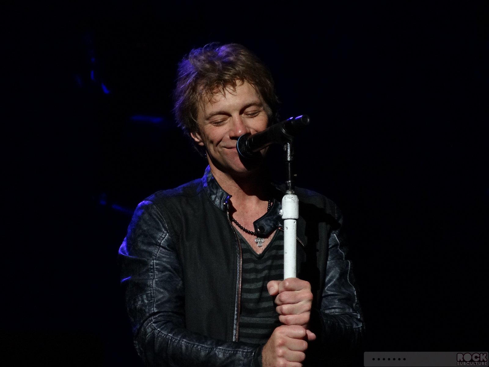 Jon Bon Jovi Singing Bon jovi because we can tour