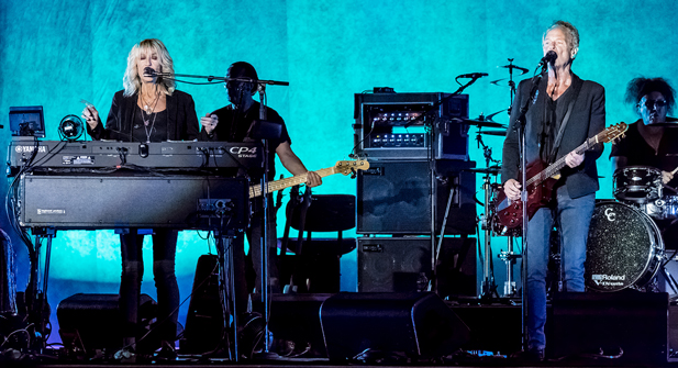 Lindsey Buckingham & Christine McVie at Ironstone Amphitheatre | Murphys, California | 7/21/2017 (Concert Review + Photos)