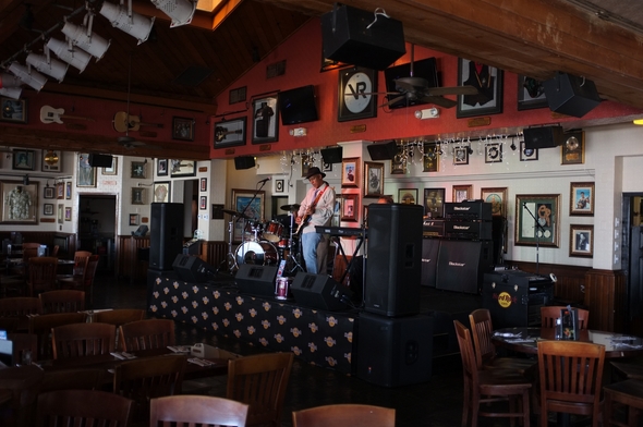 Hard-Rock-Cafe-Maui-Rock-Subculture-Journal-Photos-Memorabilia-01-RSJ