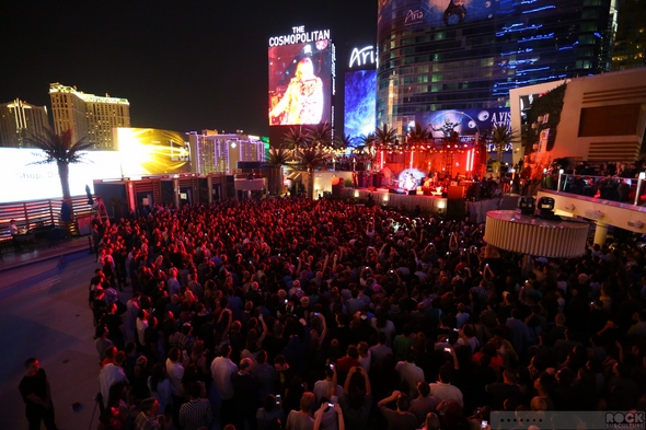 Yeah-Yeah-Yeahs-YYY-Karen-O-Concert-Review-Photos-Las-Vegas-2013-Cosmopolitan-Boulevard-Pool-01-RSJ