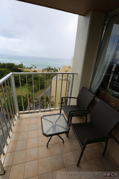 Queen-Kapiolani-Resort-Hotel-Review-Honolulu-Waikiki-Oahu-Hawaii-Photos-Opinion-Beach-Ocean-View-01-RSJ