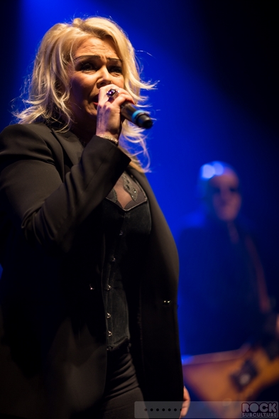 Kim-Wildes-Christmas-Party-Concert-Review-2013-London-O2-Shepherds-Bush-Empire-Photos-Setlist-December-22-001-RSJ