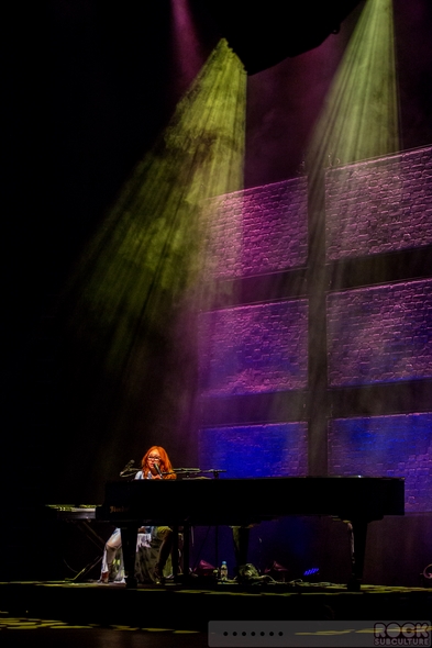 Tori-Amos-Unrepentant-Geraldines-Tour-2014-Concert-Review-Paramount-Theatre-Oakland-Photos-Setlist-01-RSJ