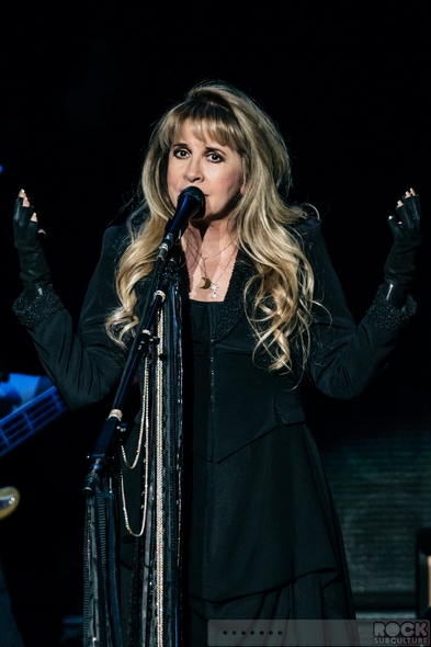 Fleetwood-Mac-Concert-Review-2014-On-With-The-Tour-Live-Photos-Sacramento-Sleep-Train-Arena-01-RSJ